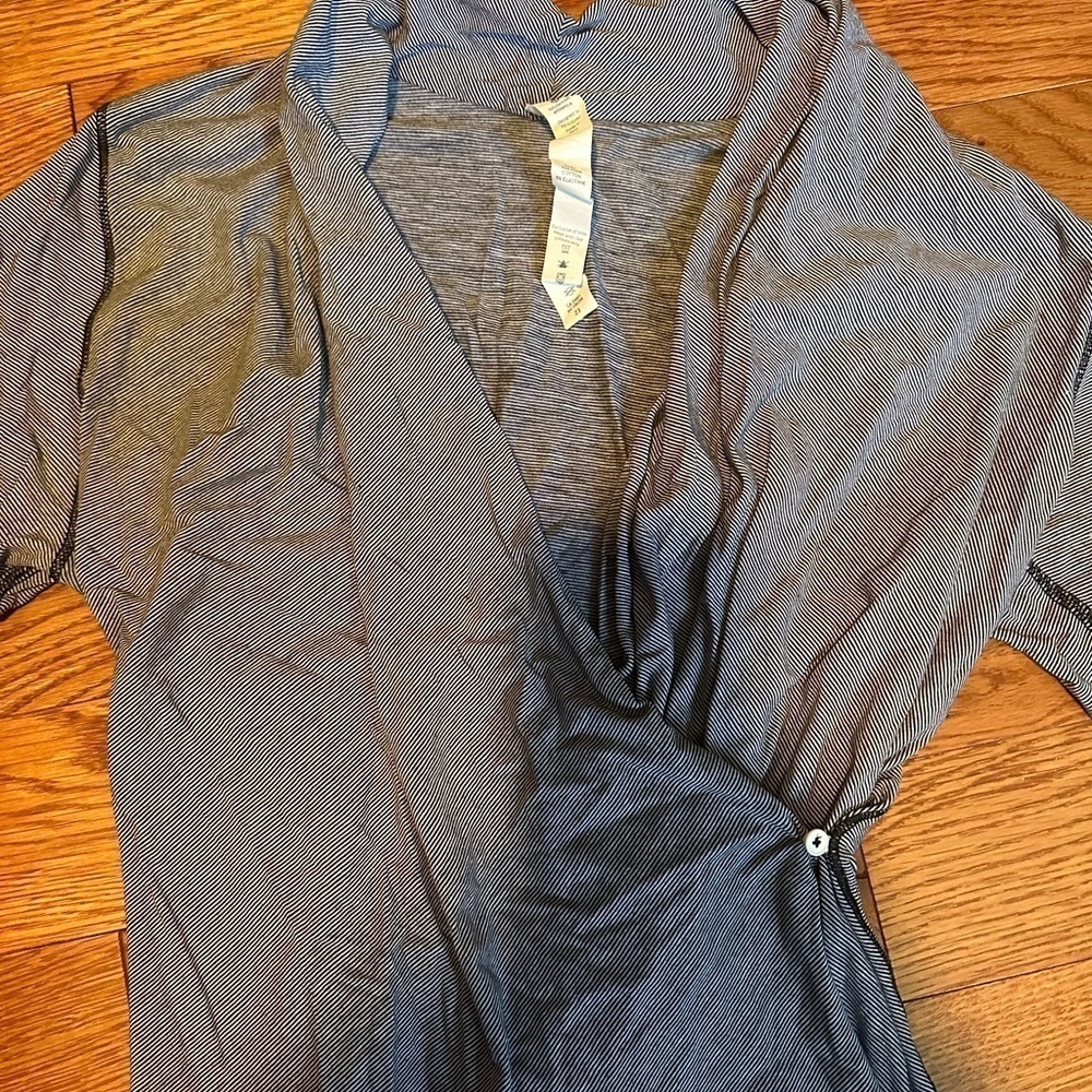 LULULEMON blouse - Picture 2 of 4